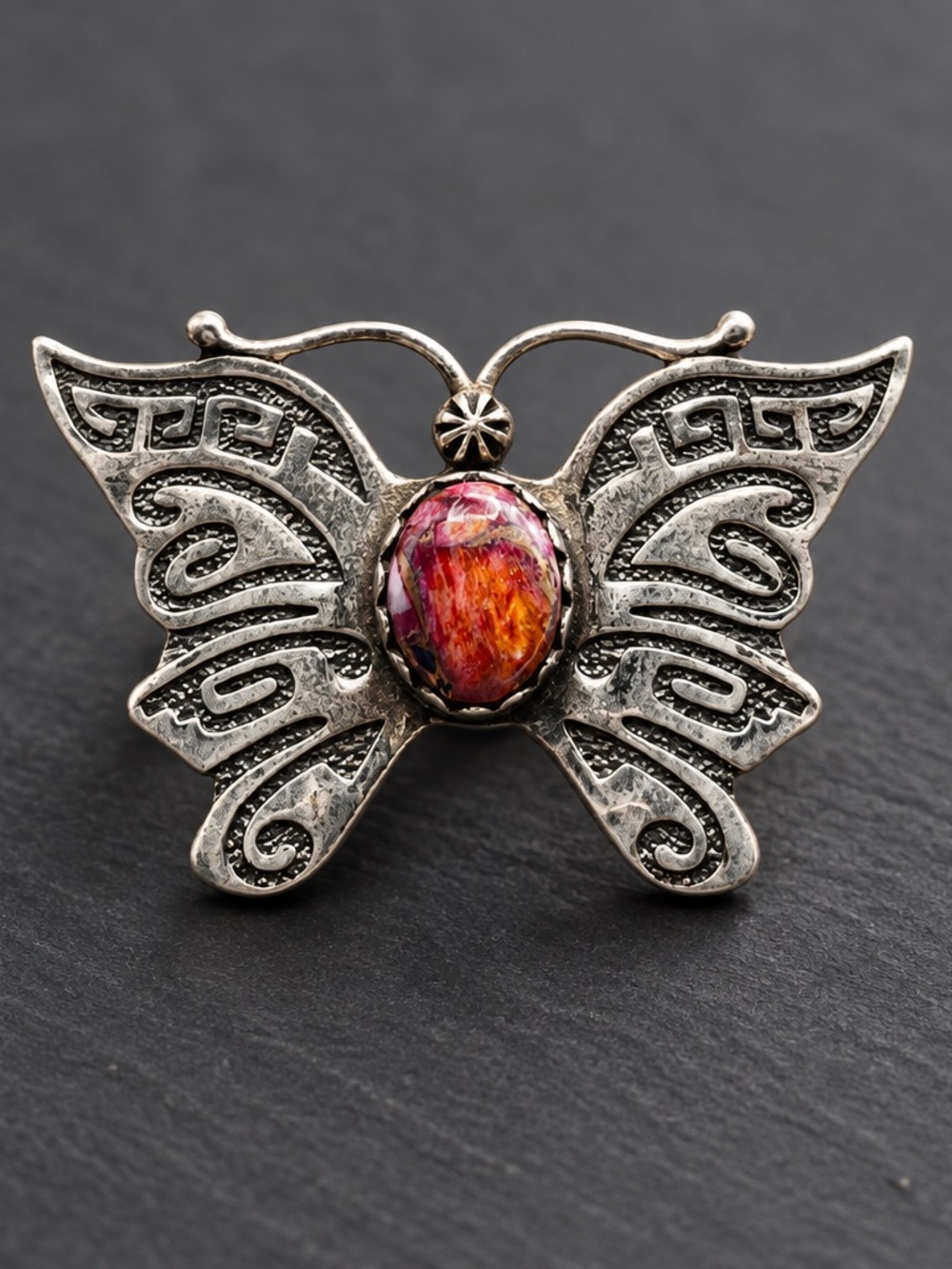 Size 7.5 Vintage Butterfly 925 Sterling Silver Ring with Spiney oyster center